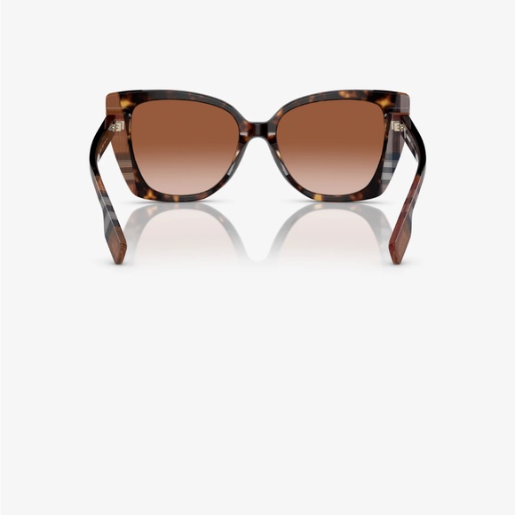 Burberry Meryl Sunglasses NWT - Picture 4 of 9